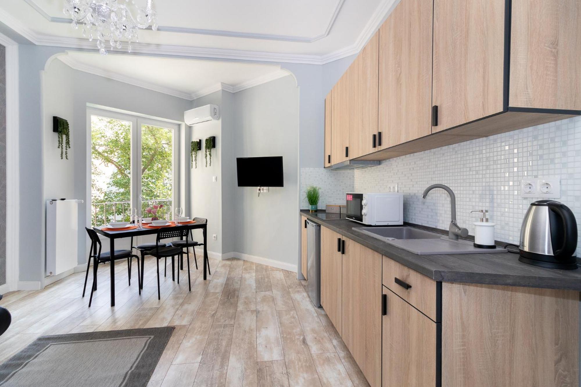 Buda Castle Serpentine Apartments — Photos 1